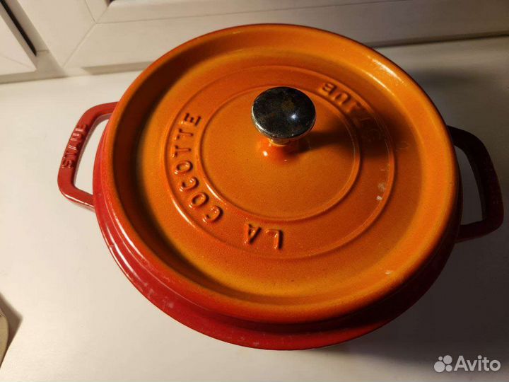Кастрюля чугунная staub