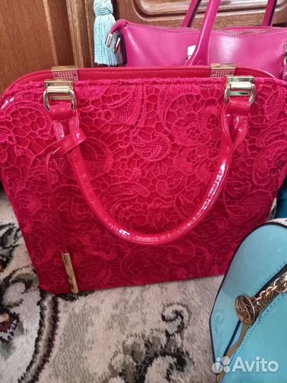 Солнцезащитные очки и сумки