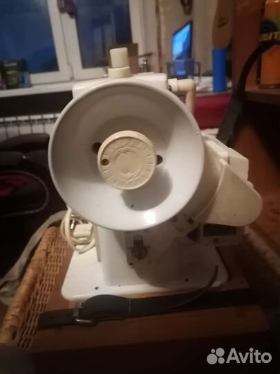 Швейная машинка чайка 132м