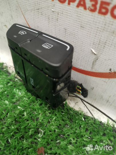 Кнопка обогрева заднего стекла Ford Focus 3