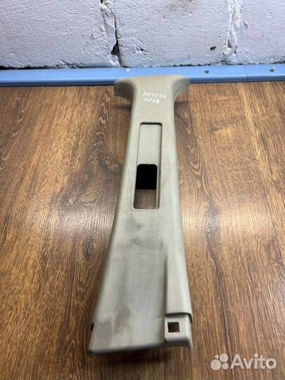 Накладка на стойку кузова правая Nissan Note