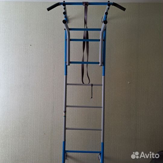 Шведская стенка с турником и брусьями