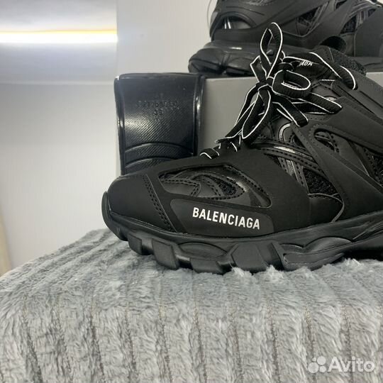 Balenciaga track 1 black