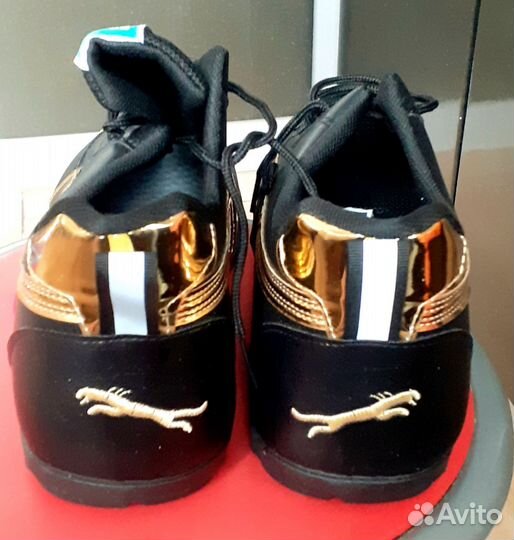 Кроссовки новые 42