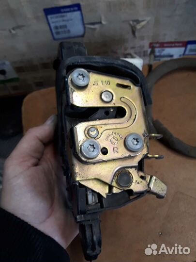 2004-13 Ноут Замок двери передней правой Note E11