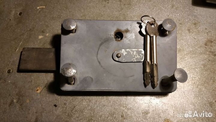 Замок гаражный