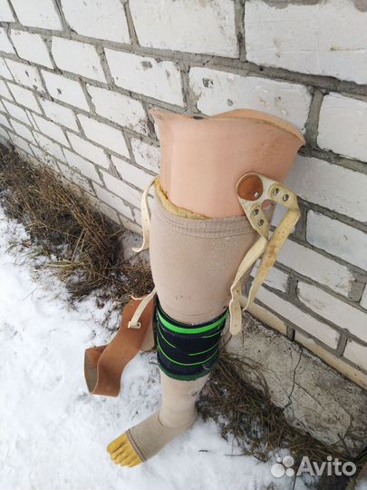 Протез левой ноги