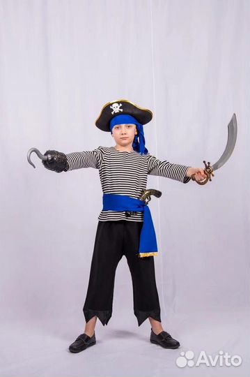 Костюмы Деда Мороза и Снегурочки