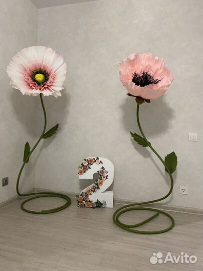 Фотозона, декор, ростовые цветы