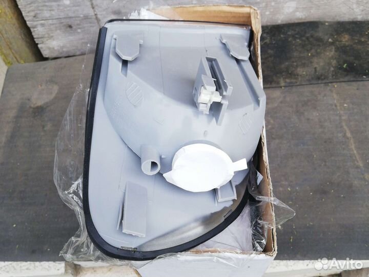 Левый передний паворотник ауди а6 с4