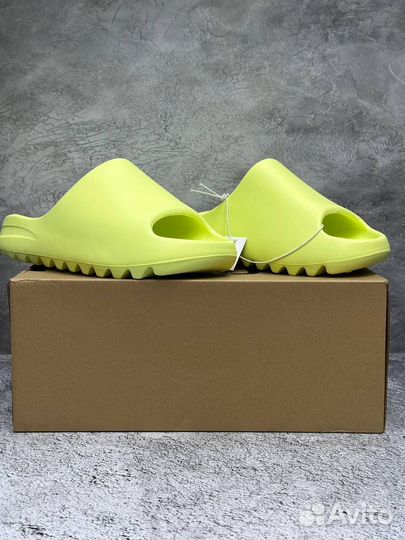 Шлепки Adidas Yeezy slide yellow