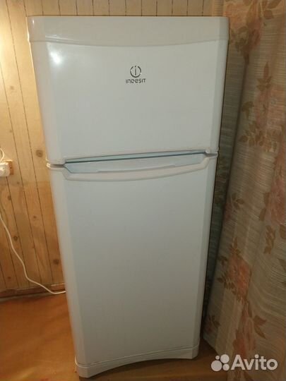 Холодильник indesit