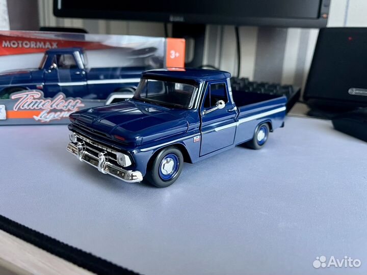 Chevy c10 fleetside 1966 pickup 1:24