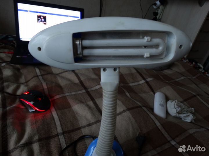 Светильник голубой на прищепке