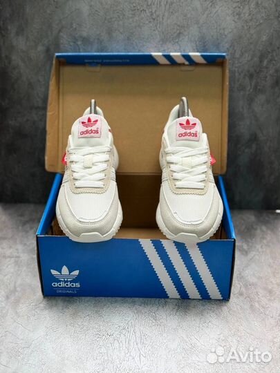 Кроссовки женские Adidas Retropy