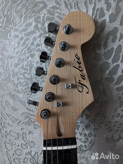 Электрогитара фабио и комбоусилитель Fabio GA-20