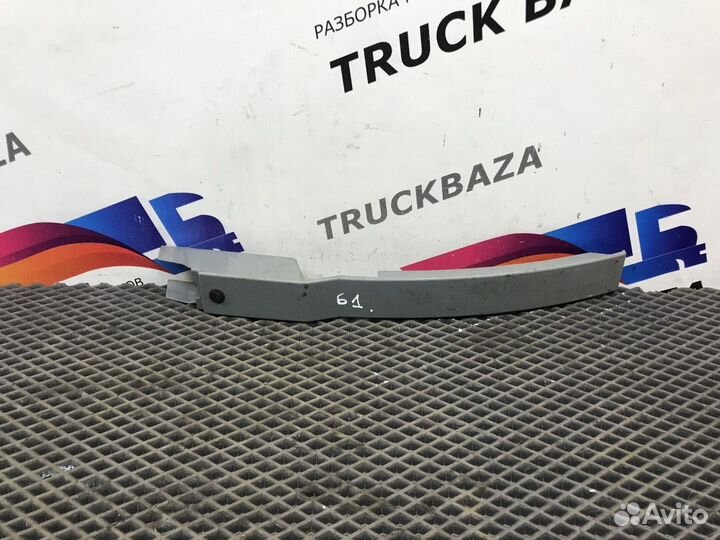 0008450527 Накладка верхней консоли правая