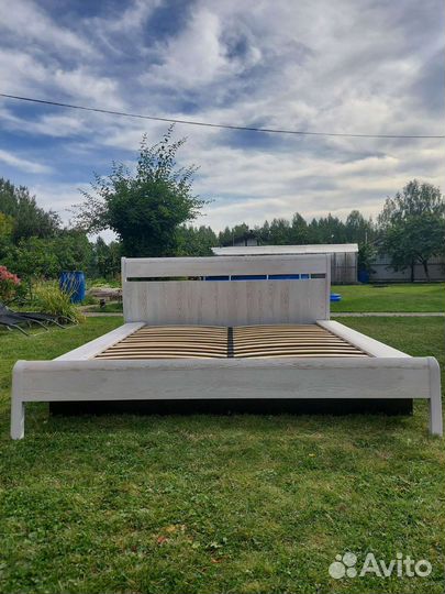 Кровать двуспальная с подъемным механизмом ш. 180