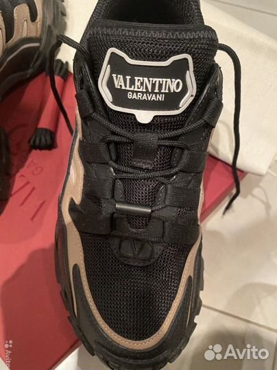 Кроссовки Valentino