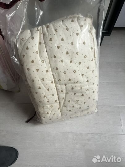 Два комплеката постултного белья с бортиками