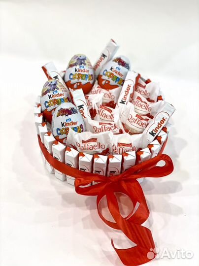 Подарок из киндеров