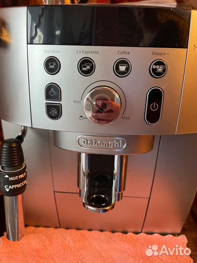 Кофемаш DeLonghi ecam 250.31.SB Magnifica S SMART