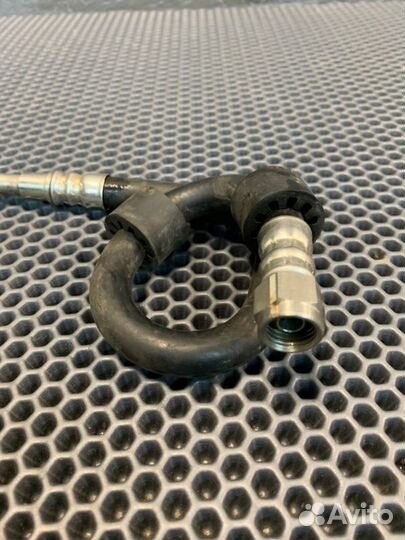 Трубка топливная передняя Porsche Panamera 970