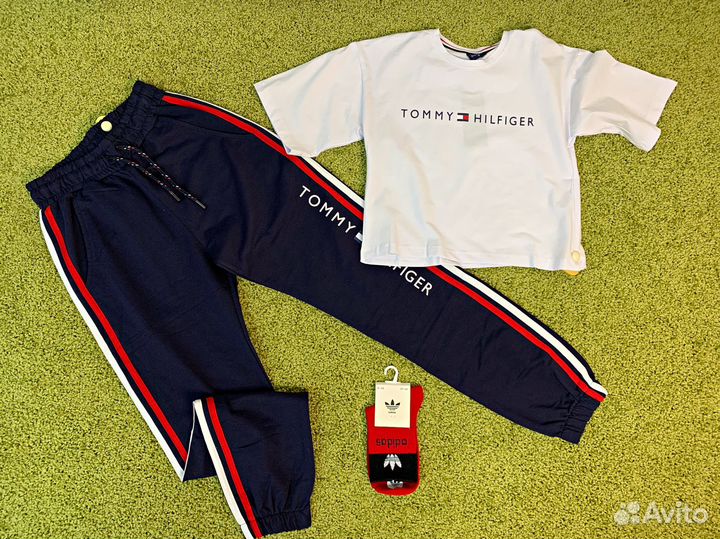 Костюм женский / Tommy Hilfiger / спортивный