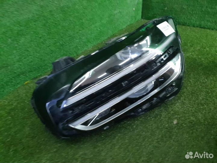 Фара левая Genesis G70