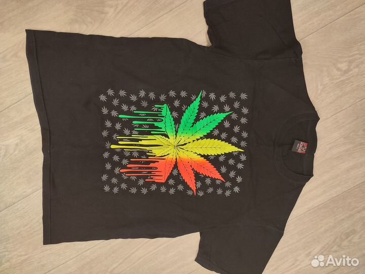 Продам футболки на мальчика от 140-164 см