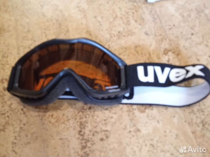 Детские горнолыжные очки uvex чëрные