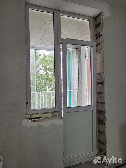 Балконная дверь с окном