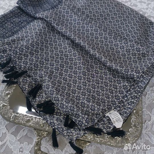 Палантин Большой красивый