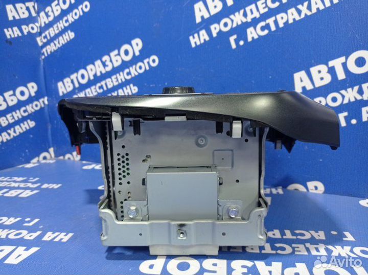 Штатная магнитола Honda Fit хэтчбек 2012