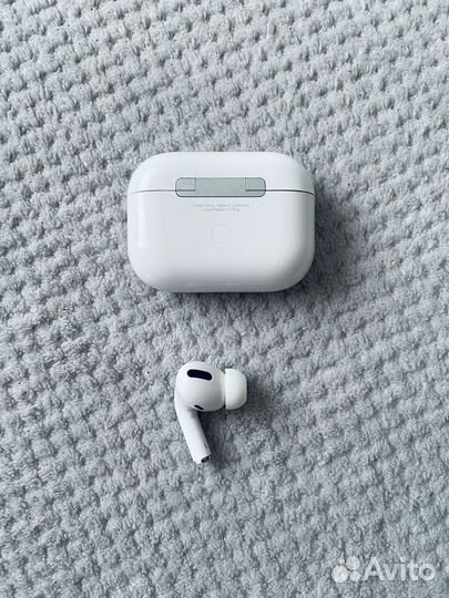 Кейс с левым наушником Air Pods pro Apple