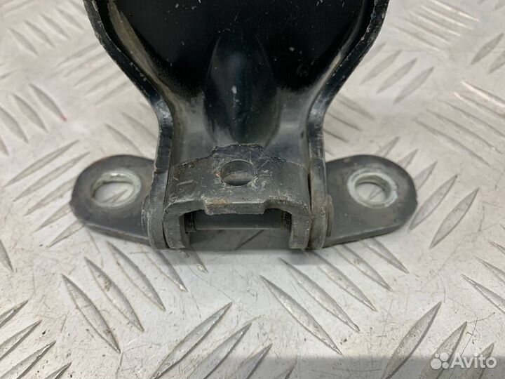 Б/У петля двери задний правый Hyundai Accent LC