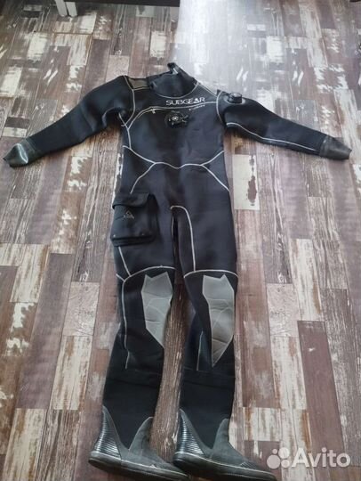 Сухой гидрокостюм для дайвинга Subgear