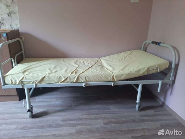 Медицинская кровать для лежачих больных