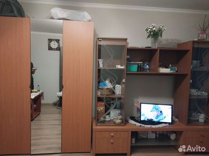 Стенка, полка для телевизора