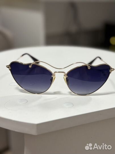 Солнцезащитные очки miu miu