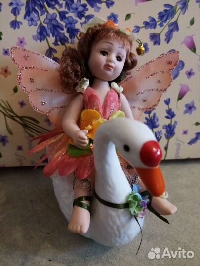 Коллекционная фарфоровая куколка фея