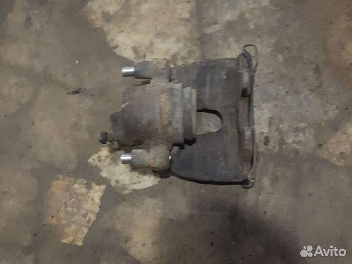 Суппорт передний Ford focus 2