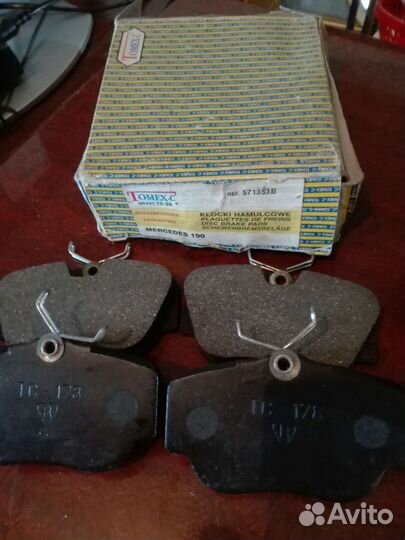 Передние торм колодки Мерседес - 190