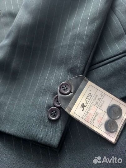 Зеленый Пиджак школьный и жилет новые