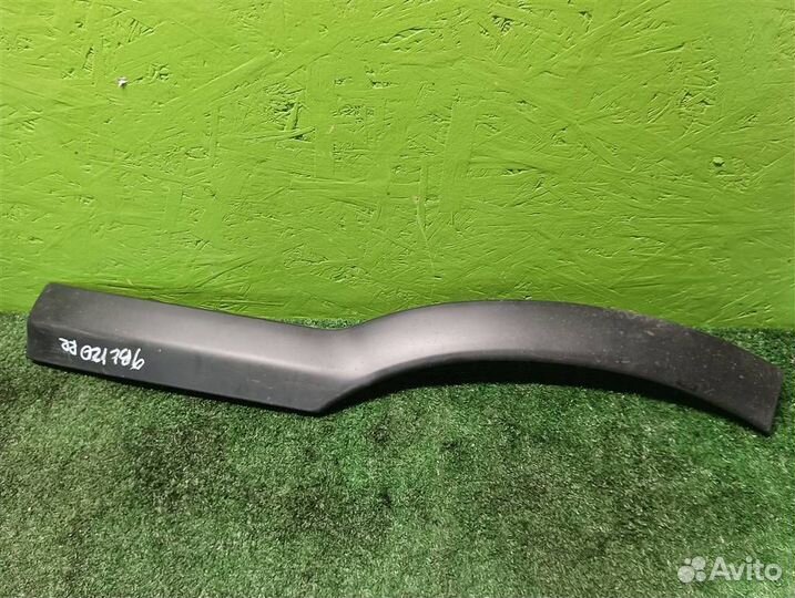 Молдинг крыла заднего правого Opel Zafira A 2004
