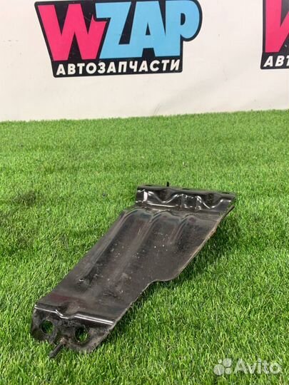 Кронштейн (крепление) Ford Mustang 6 S550 2016