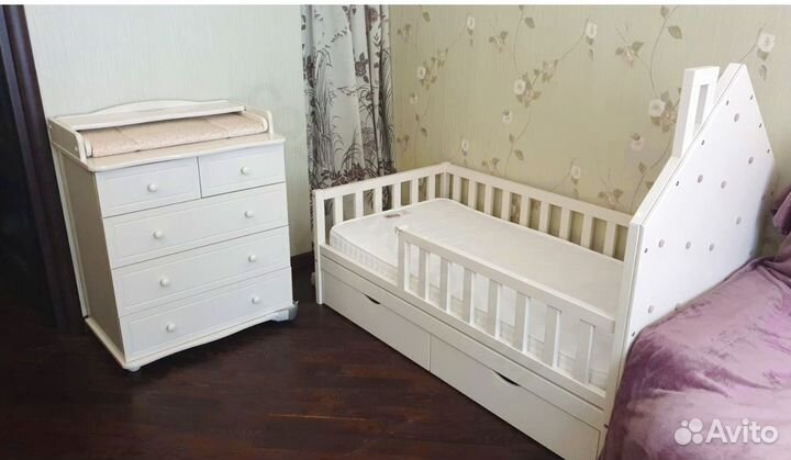 Детская кровать с бортиком