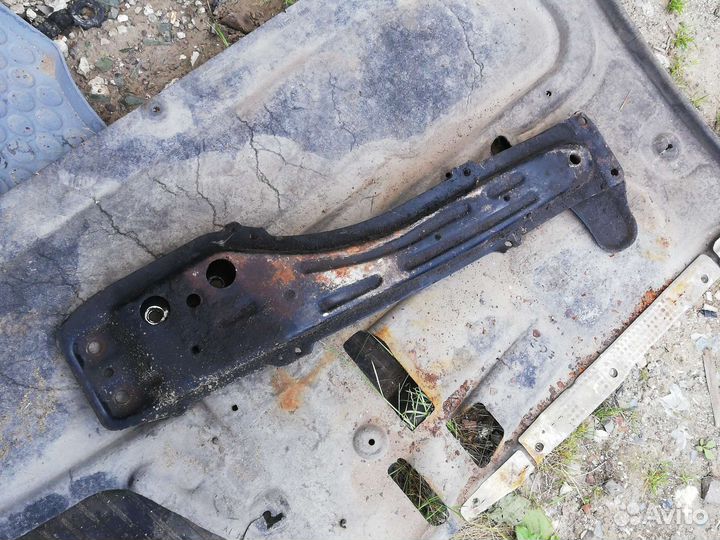 Балка передняя продольная Джили Эмгранд EC-7