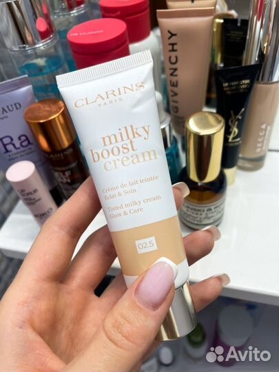 Clarins milky boost 02.5