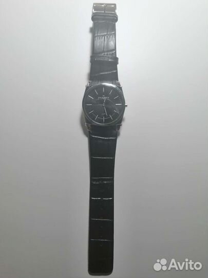 Часы Skagen со сколом